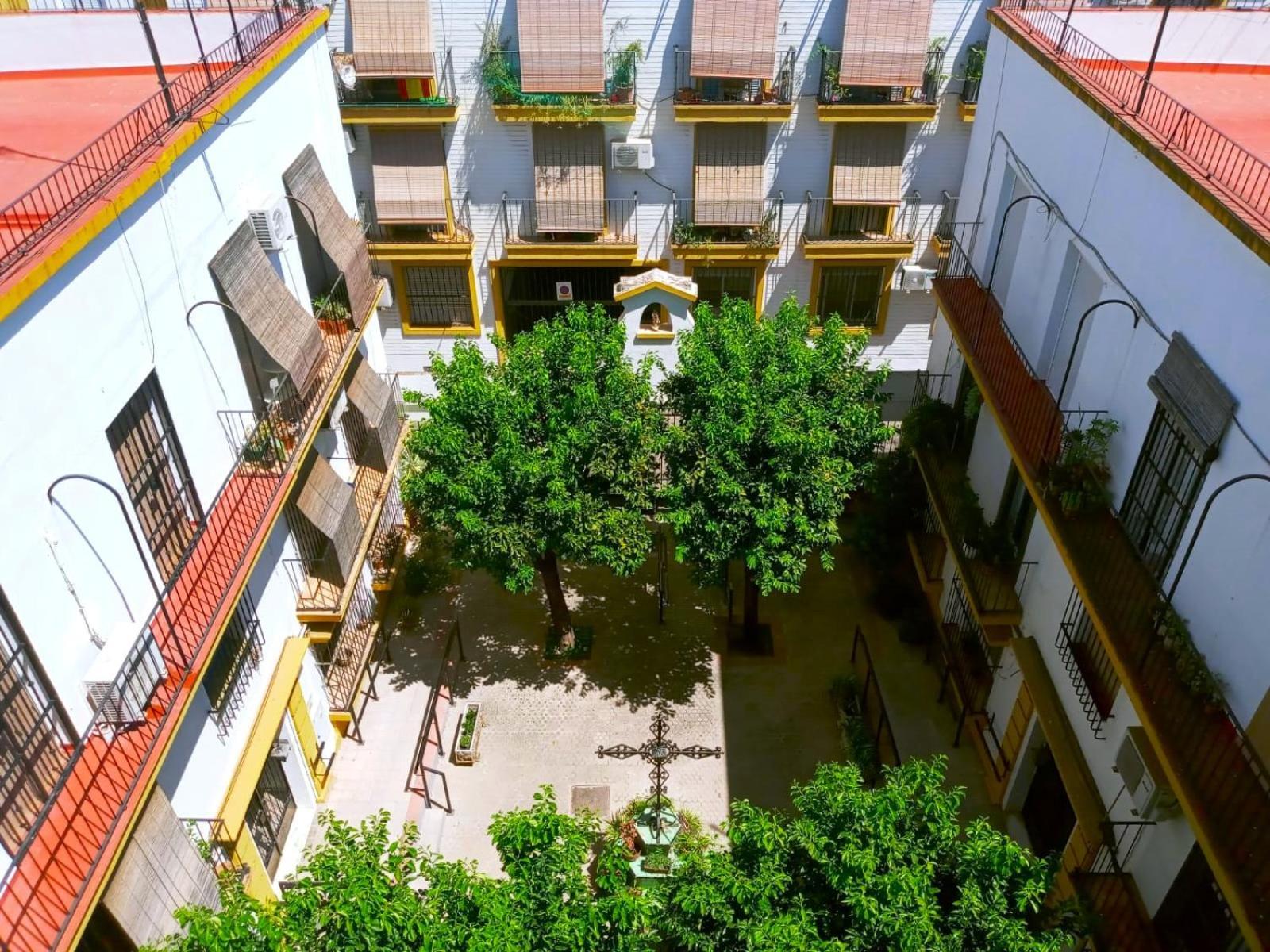 Roberta'S Guest House Sevilla Bagian luar foto
