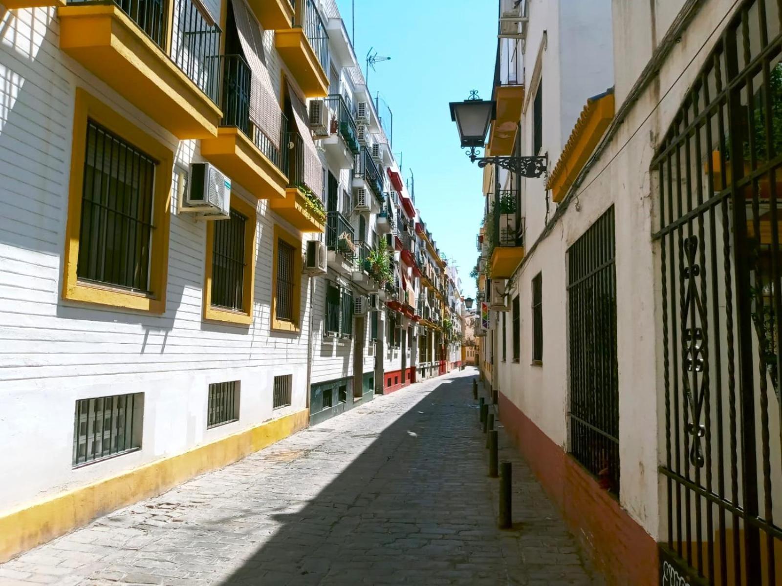 Roberta'S Guest House Sevilla Bagian luar foto