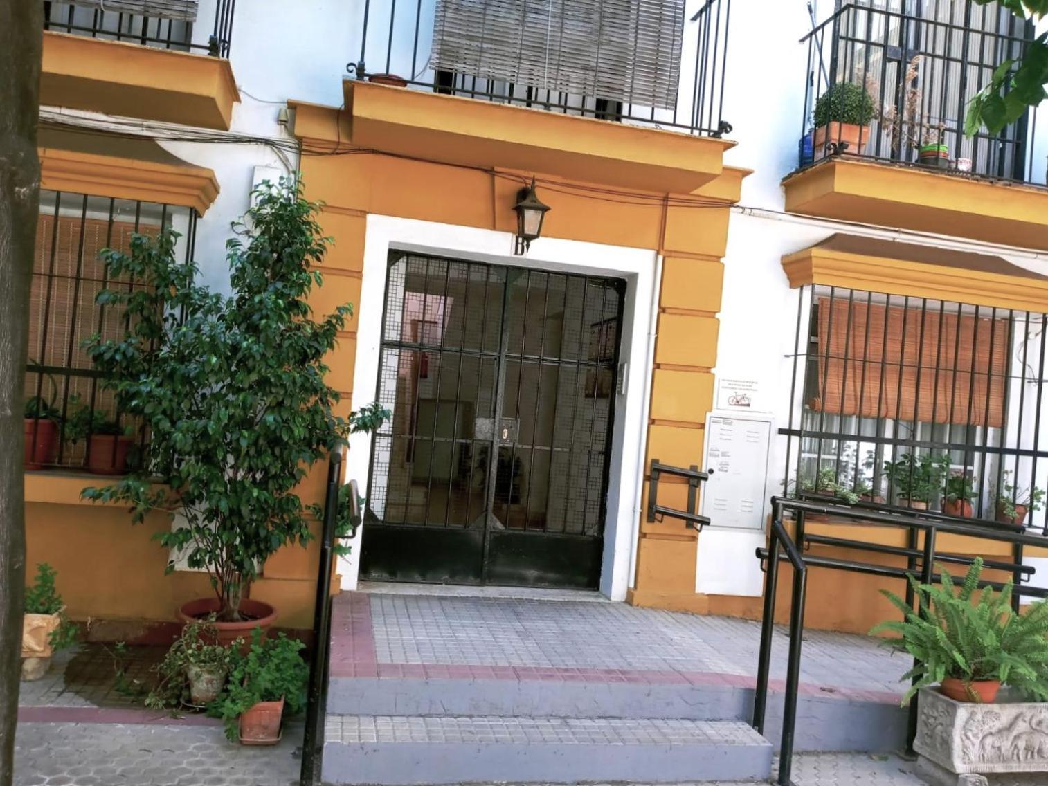 Roberta'S Guest House Sevilla Bagian luar foto